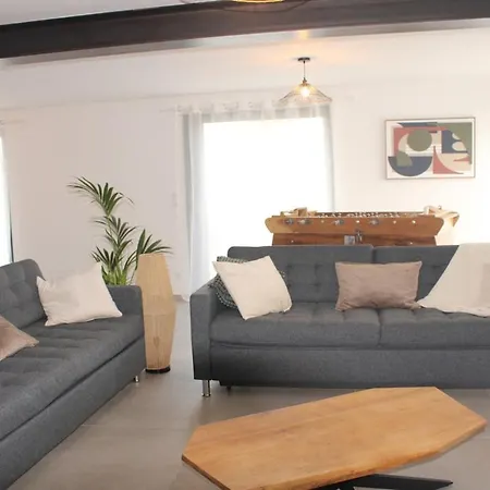 Maison Familiale Et Groupes * Issoire